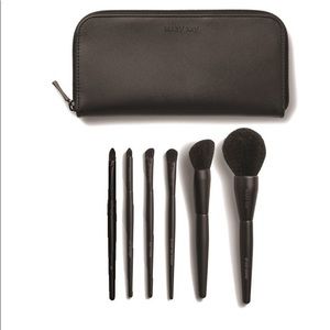 Mary Kay® Essential Brush Collection